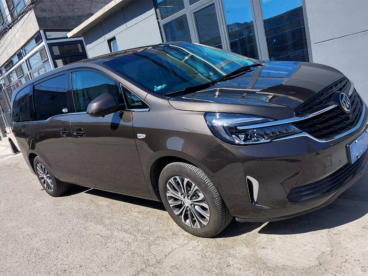 Privater Transfer vom Beijing Daxing International Airport (PKX) zum Stadtgebiet von Beijing mit Business MPV5 in China
