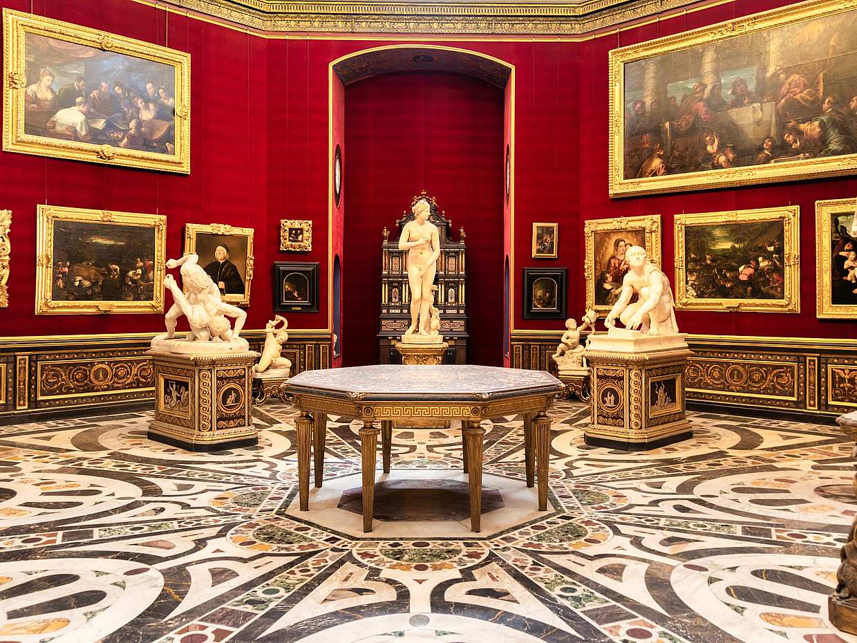 Uffizi Gallery Visit with a Private Guide in Italy, Firenze