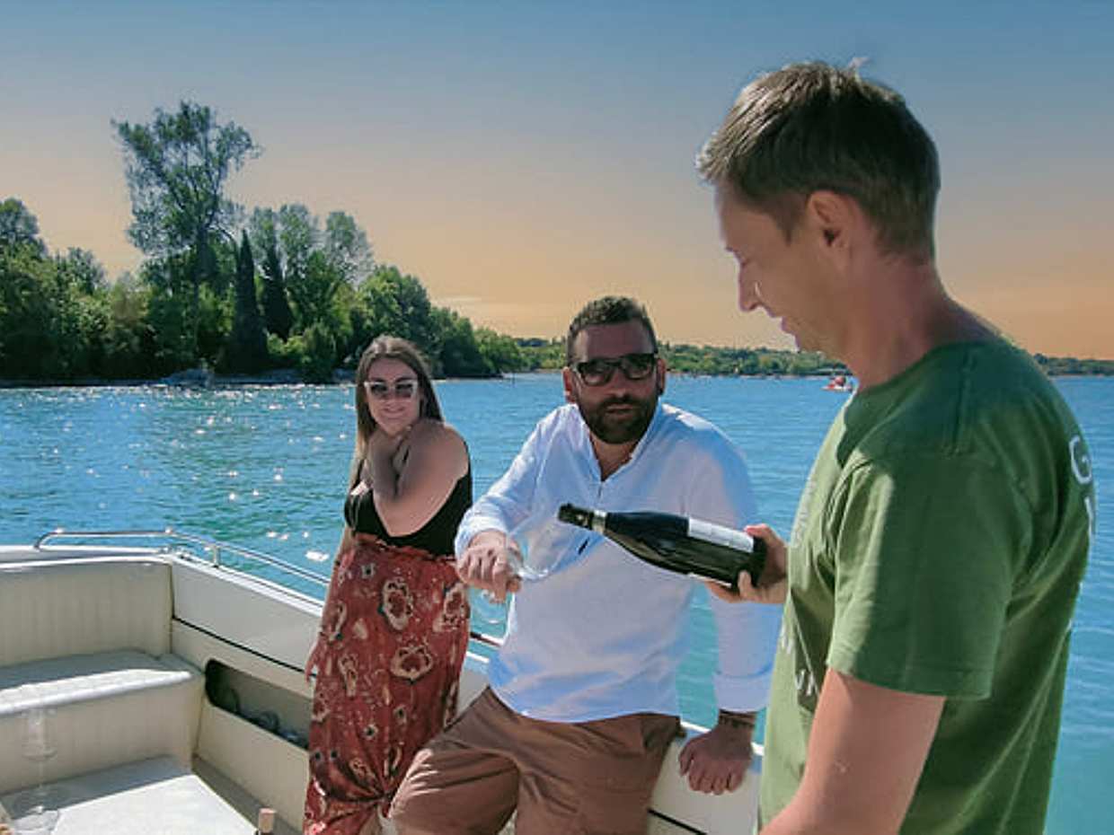 Sunset Cruise with wine aperitif from Lazise, photo 4