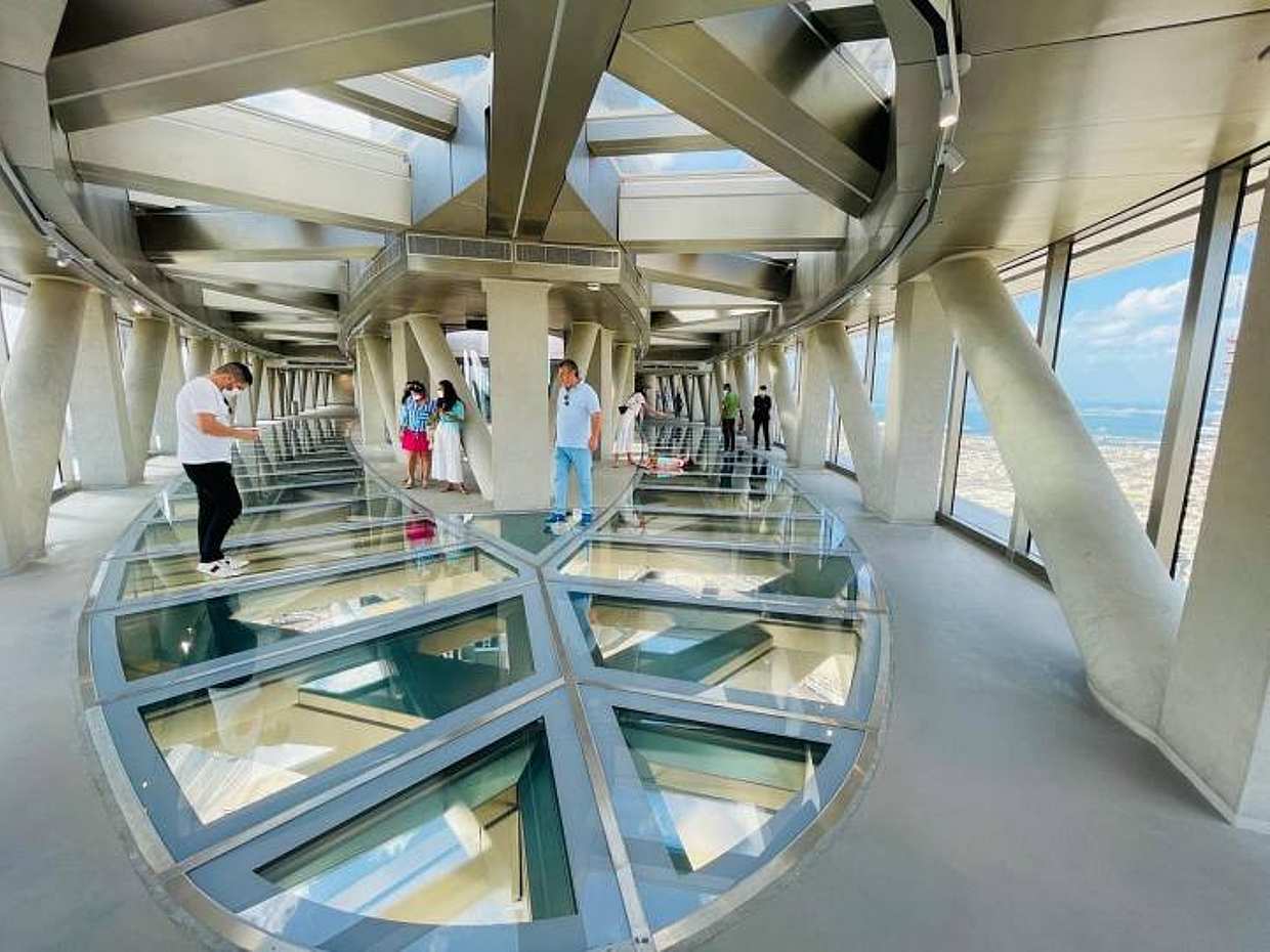 Dubai Sky View Glass Slide Visit & Marina Dhow Dinner Cruise with Private Transfers in United Arab Emirates, photo 2