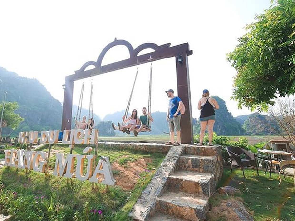 Hoa Lu, Tam Coc, Mua Cave With Amazing View - All Inclusive, photo 3