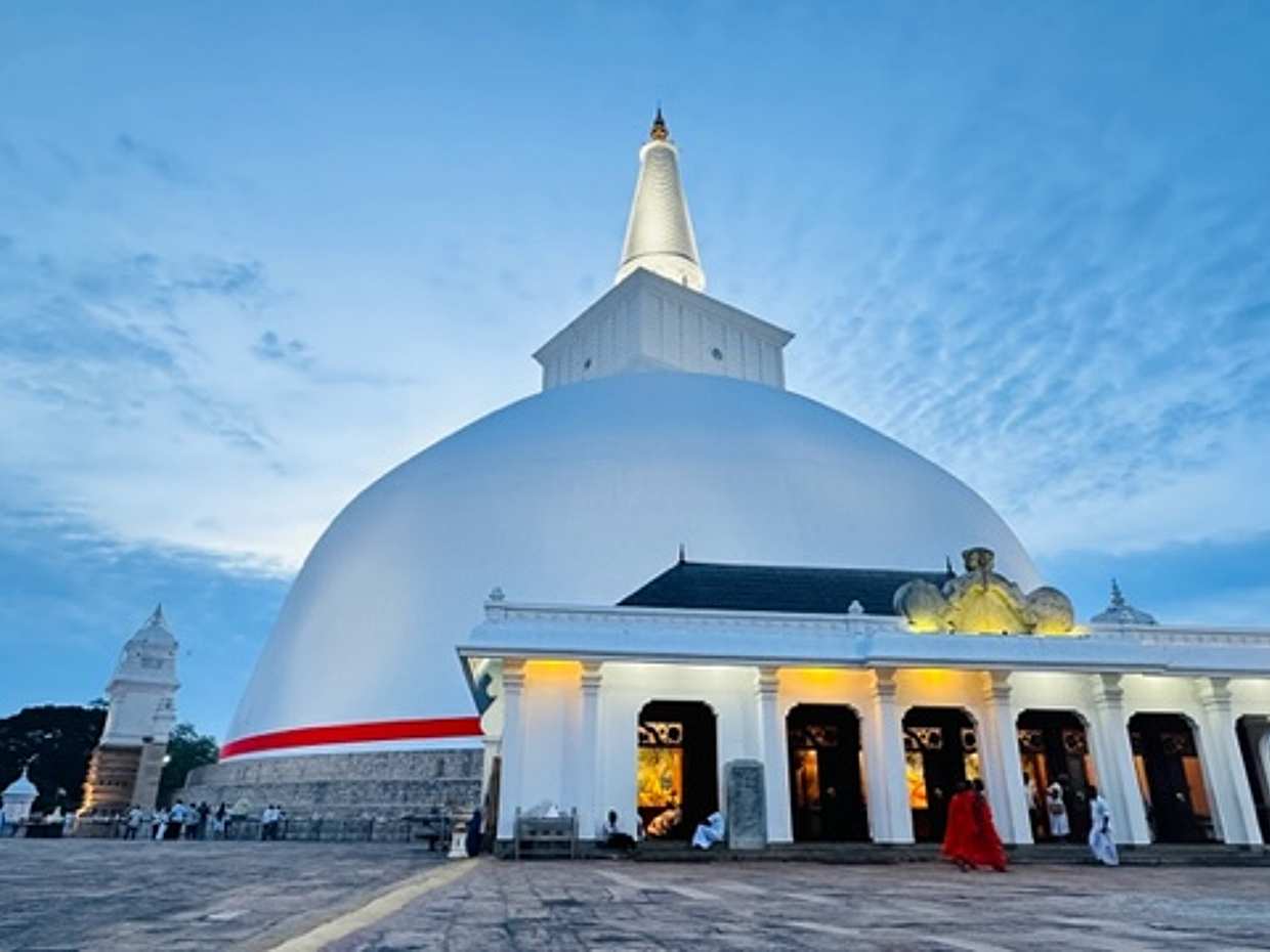 One Day Tour to Historical City Anuradhapura from Colombo in Sri Lanka