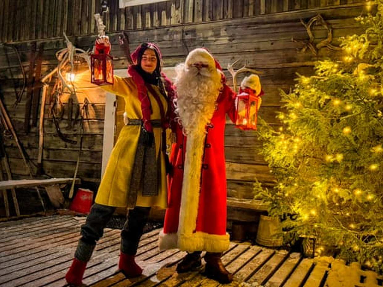 Meet Santa Claus & Mrs. Claus in a Secret Hideaway, Levi ®, photo 3