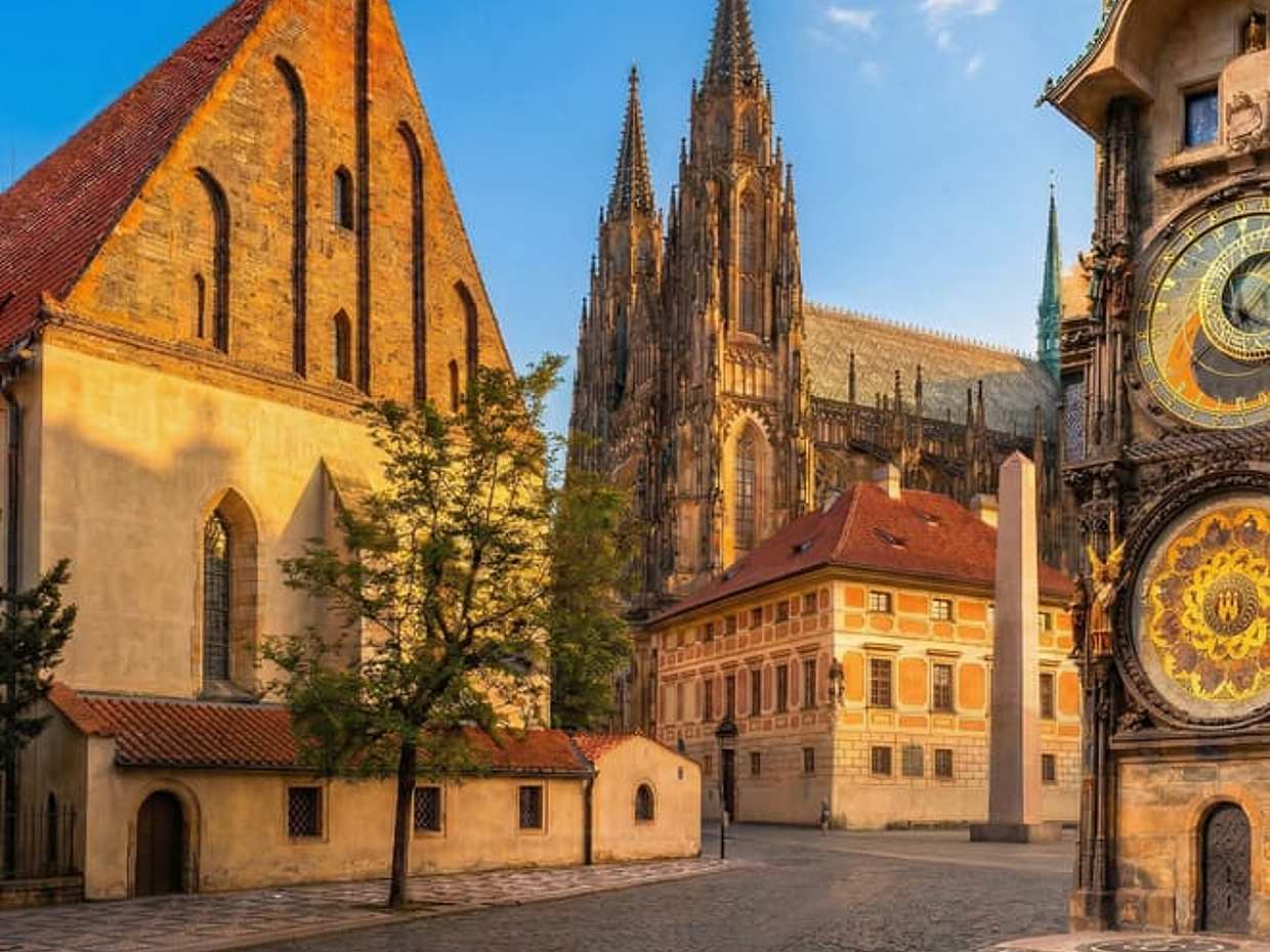 Prague TOP 3 TICKETS Prague Castle Astronomical Clock Jewish Town