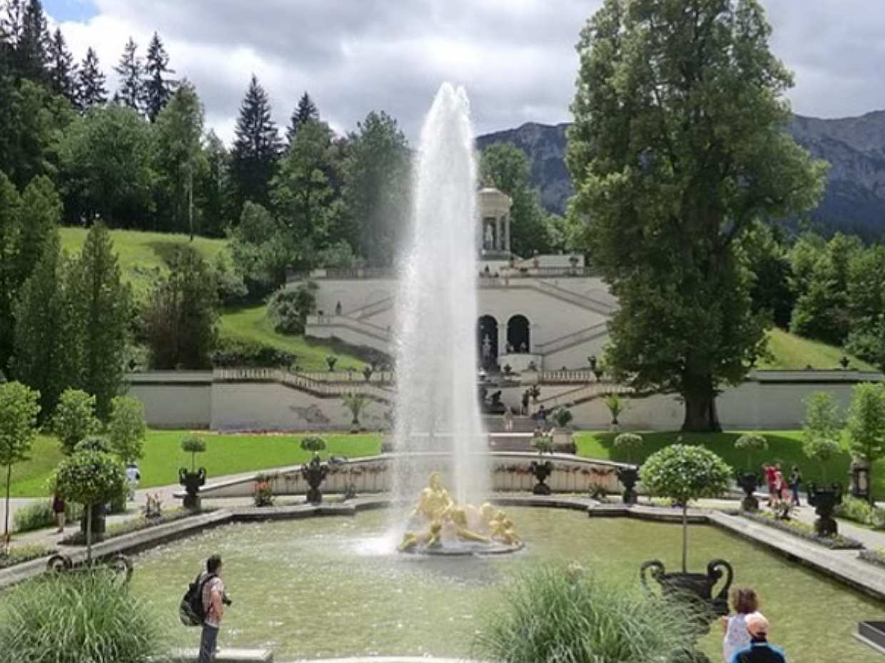 VIP-Tagesausflug zum Schloss Neuschwanstein und Schloss Linderhof ab München in Deutschland, Schloss Neuschwanstein
, photo 2