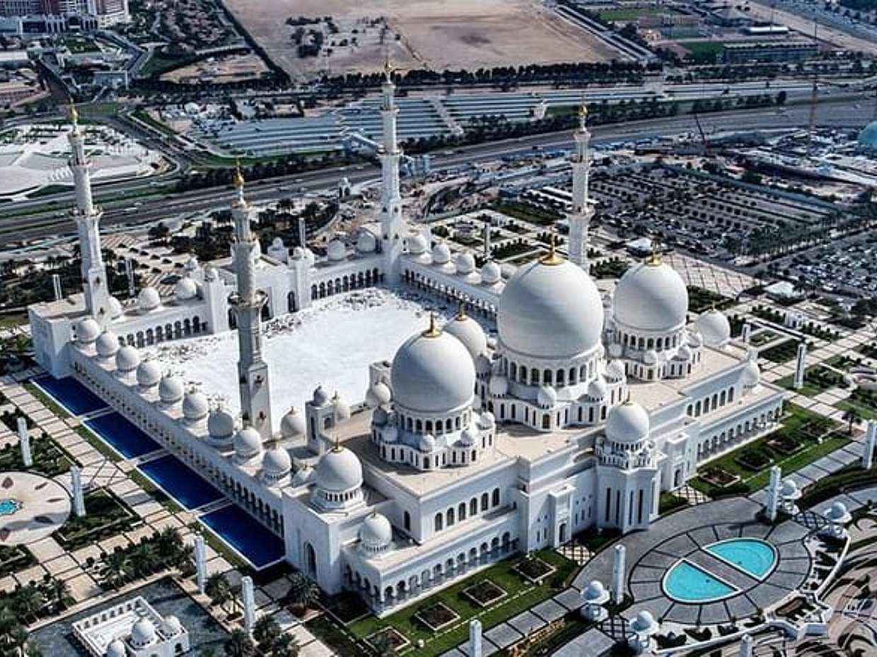 Abu Dhabi - Sightseeing Bus Tour
