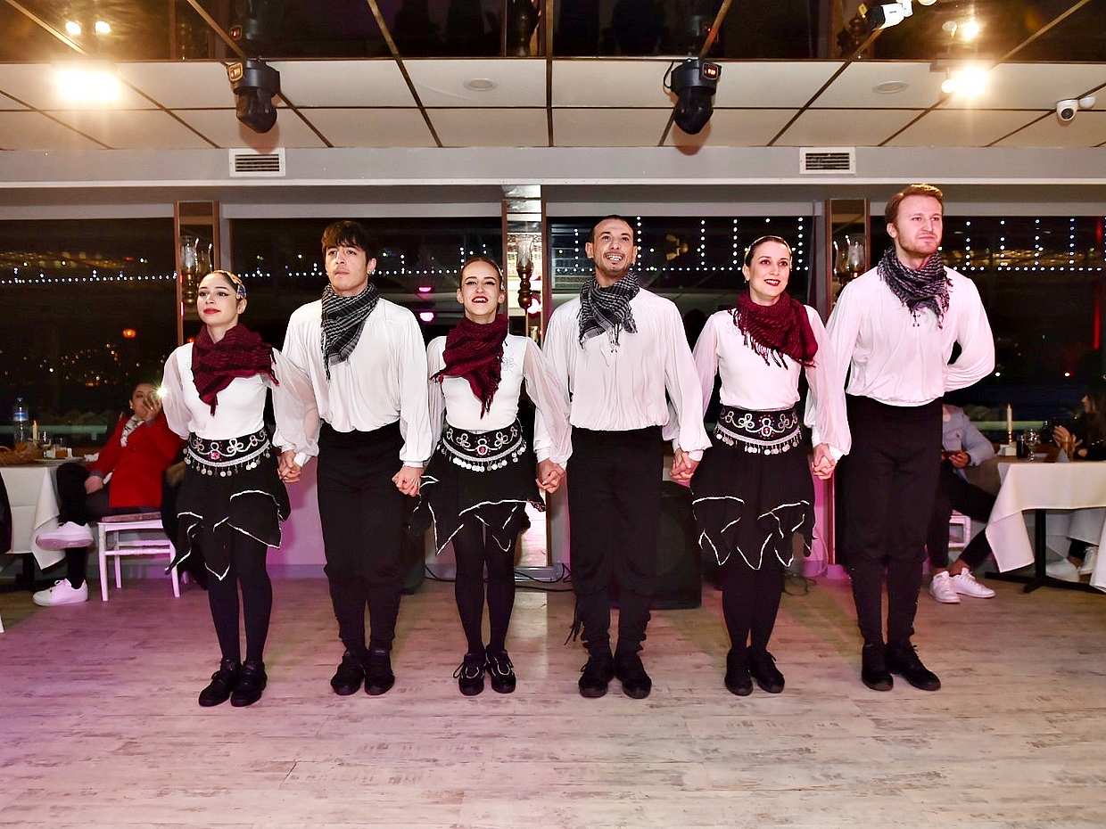 New Year's Eve Bosphorus Dinner Cruise with Soft Drink Menu, photo 5
