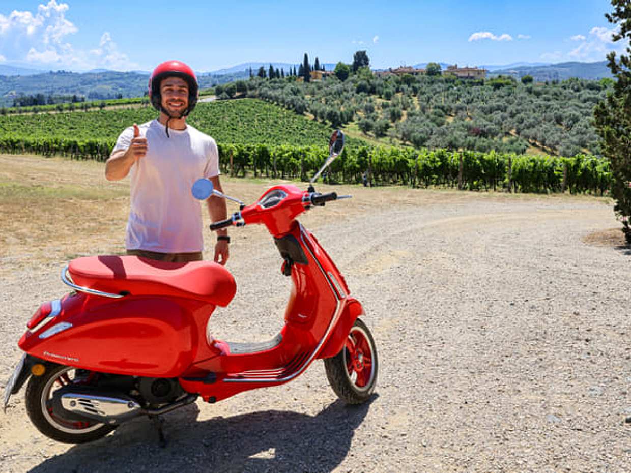 Classic-style Vespa Tour From Florence To Fiesole With Olive Oil Tasting Experience - Small Group Tour, photo 2