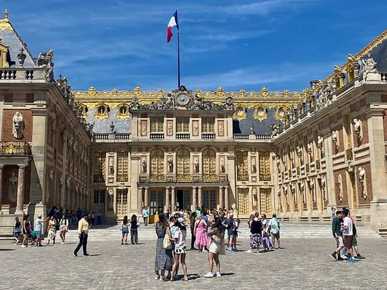 Private Versailles, Gardens, Trianon Live Guided Trip by Mercedes., photo 2