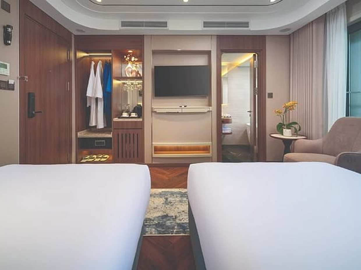 Halong Bay 2 Days 1 night Calista 6 Star Cruise Experience