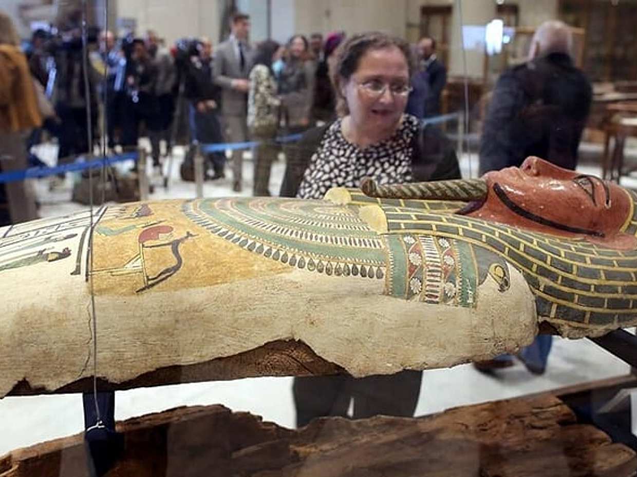 Full-Day Private Tour to Pyramids, Museum Sphinx and Cairo Bazaar