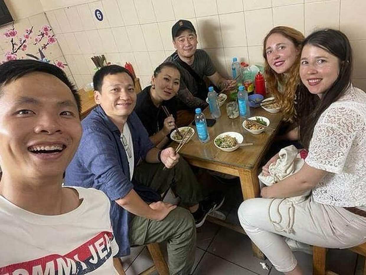 Walking Street Food Tour in Hanoi and Train Street, photo 4