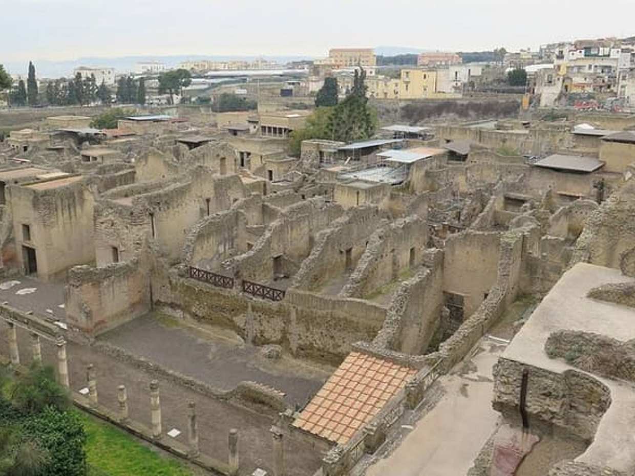 Ashes & Glory: Pompeii, Herculaneum & Vesuvius, photo 3