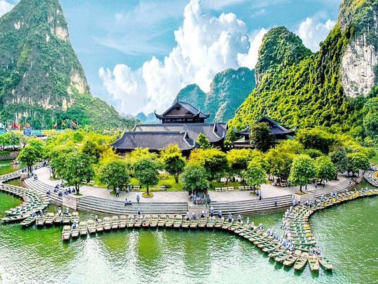 Bai Dinh Pagoda Trang An Mua Cave Group Tour from Hanoi