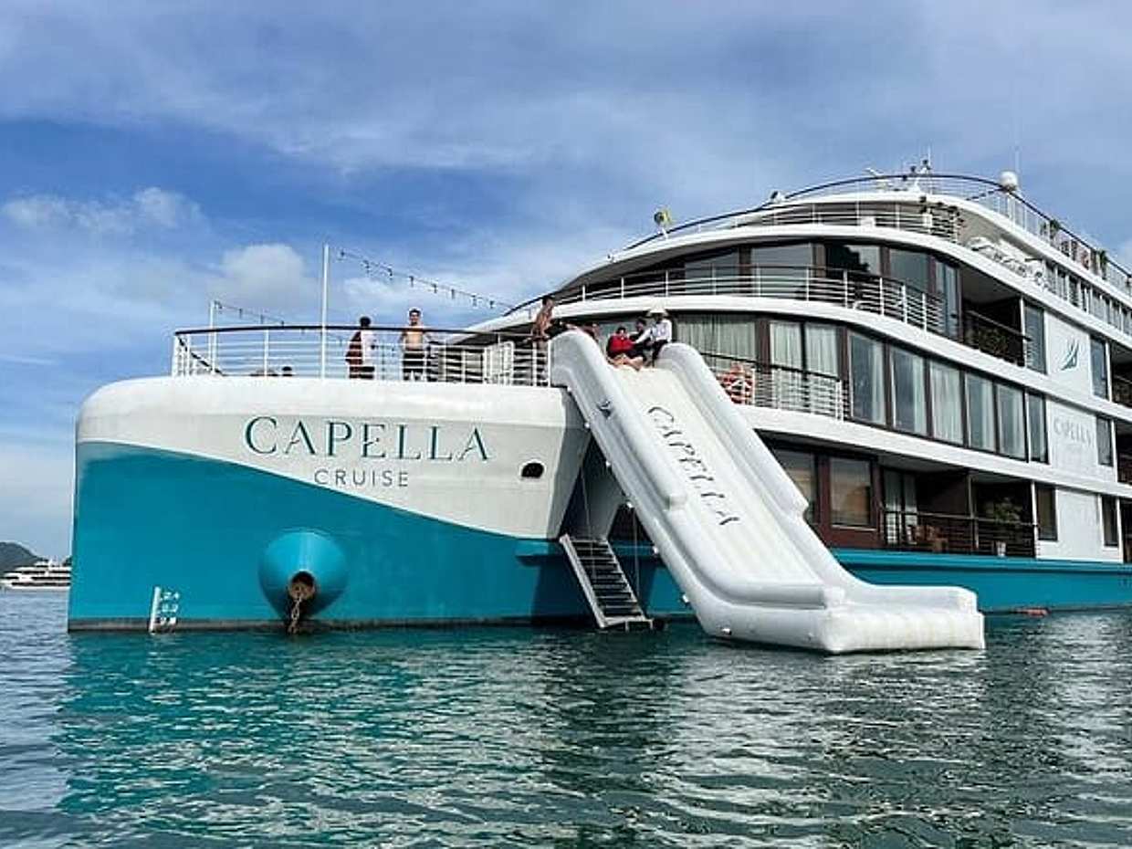 Capella 6-Star Luxury Cruise: 2D1N Halong & Lan Ha Bay Adventure in Vietnam, Ha Long, photo 4