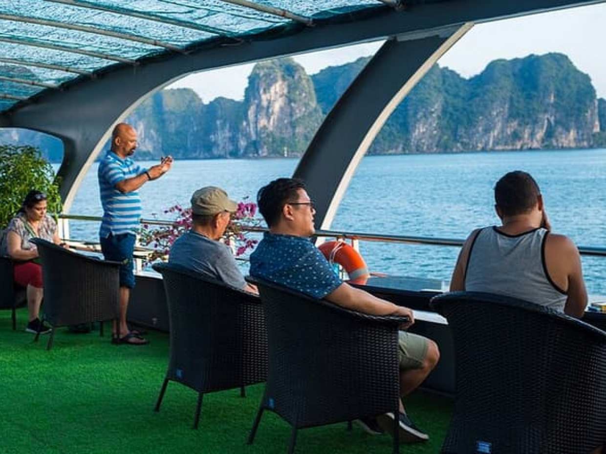 Ha Long Bay Premium Day Cruise | Buffet Lunch & Kayaking, photo 5