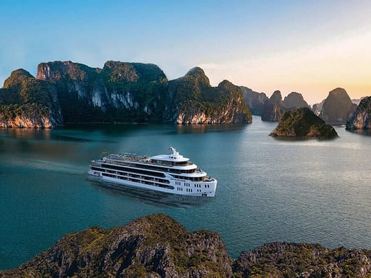 Halong Bay in 1 Day with Luna Cruise The Largest Luxury Cruise, photo 2