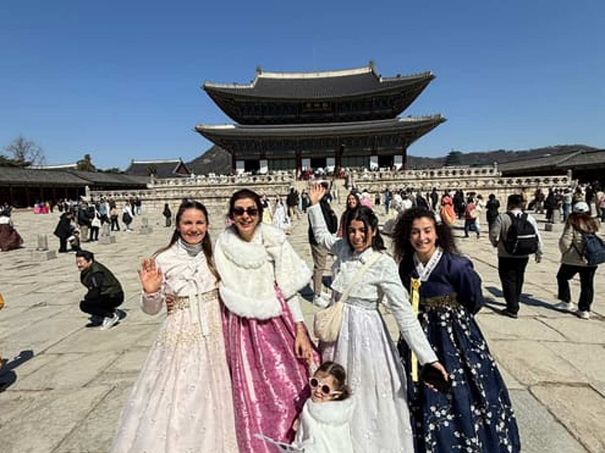All in One Seoul Full day Tour (Gyeongbok Palace-N Seoul Tower-Gwang Jang Market, Namsan Folk Village)