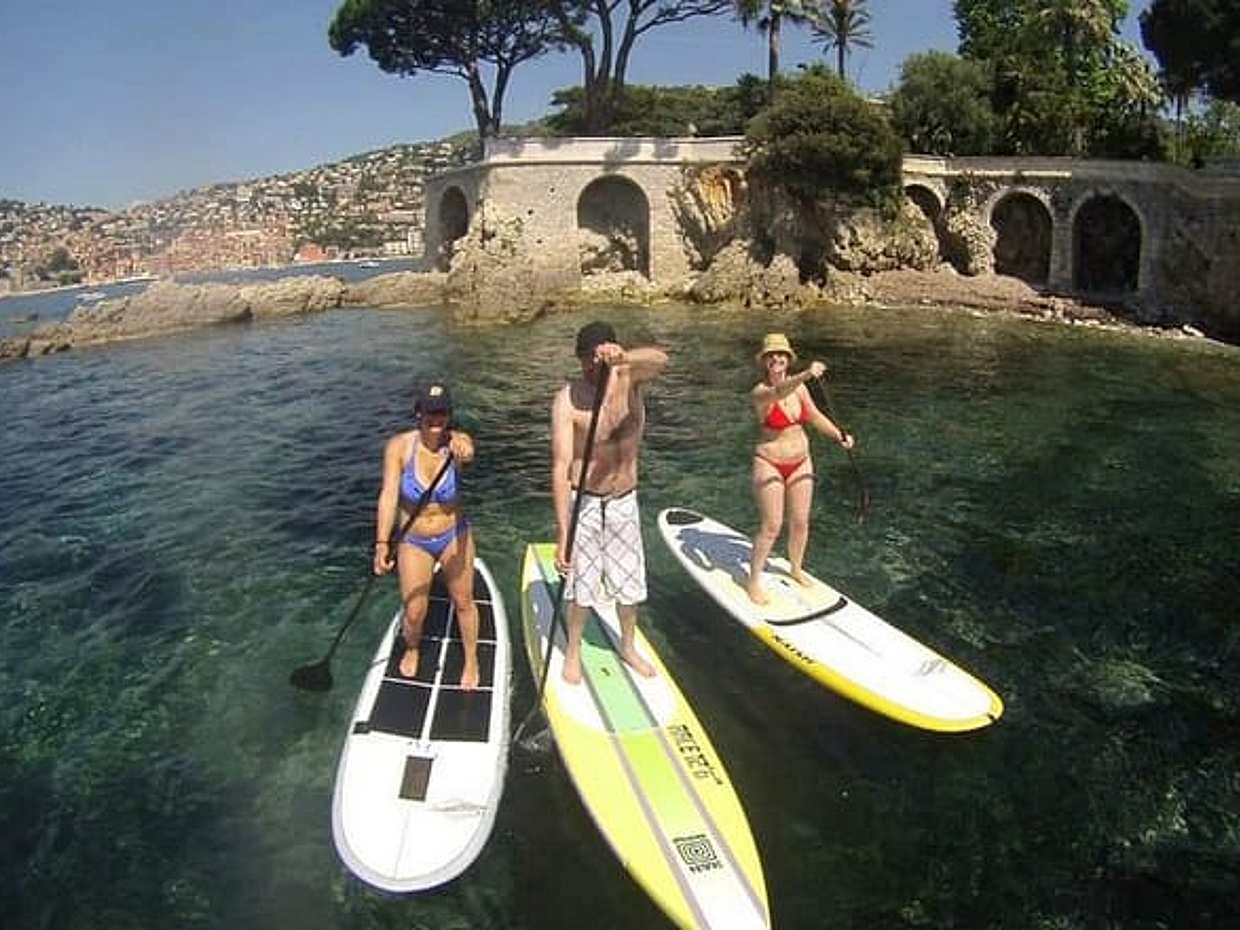 "Stand-Up Paddle & Snorkelingu z lokalnym przewodnikiem blisko Nicei we Francji"