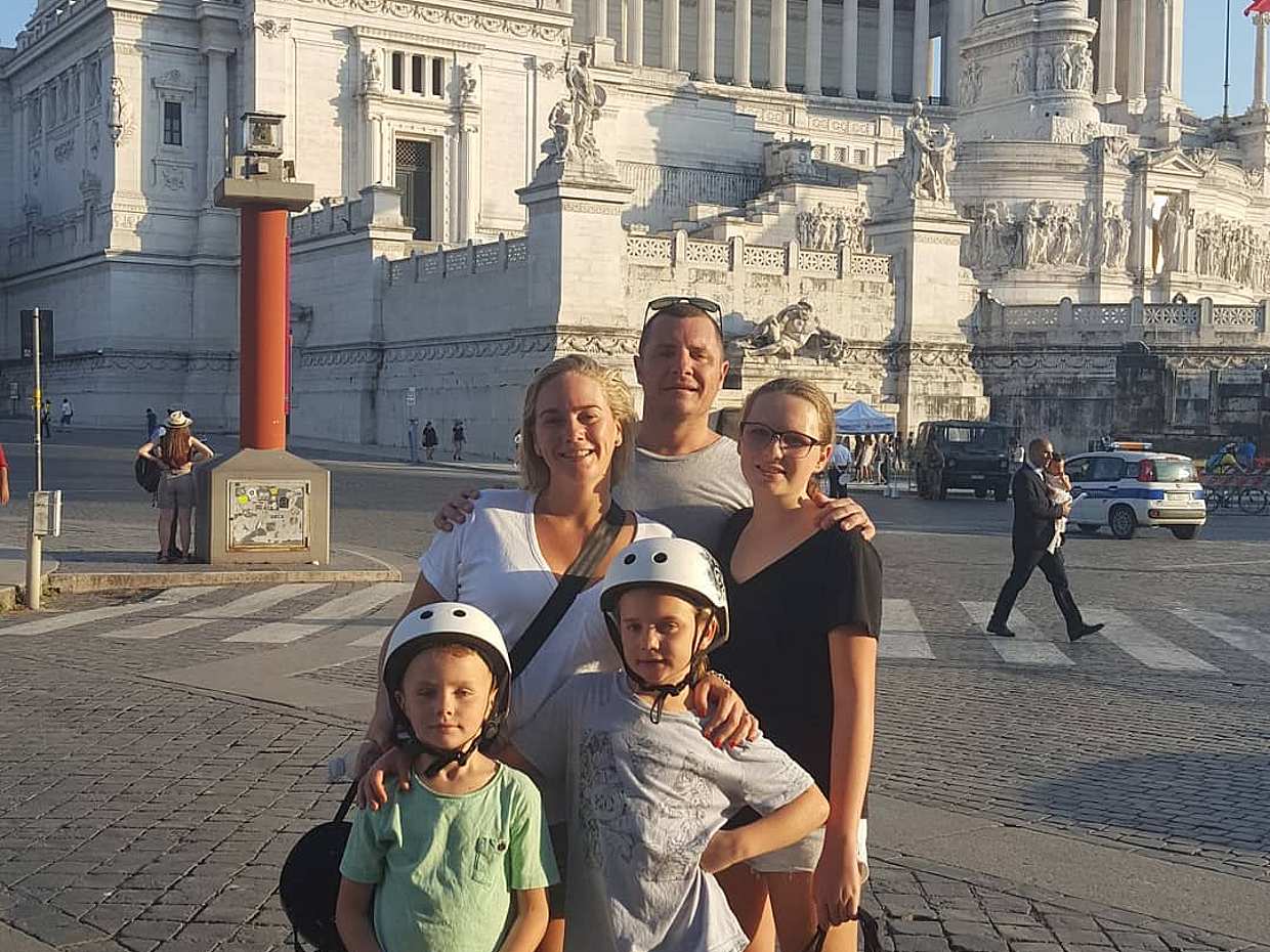 Highlights of Rome City Bike Tour with Colosseum View, Trevi Fountain and Spanish Steps in Italy, Rome E-Bike Tour, photo 4