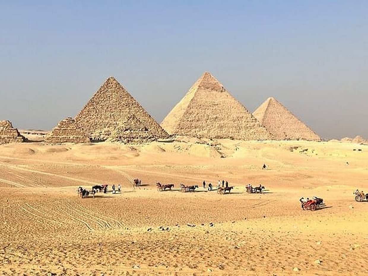 Pyramids of Giza And Egyptian Museum Day Tour By Plane From Sharm, photo 3