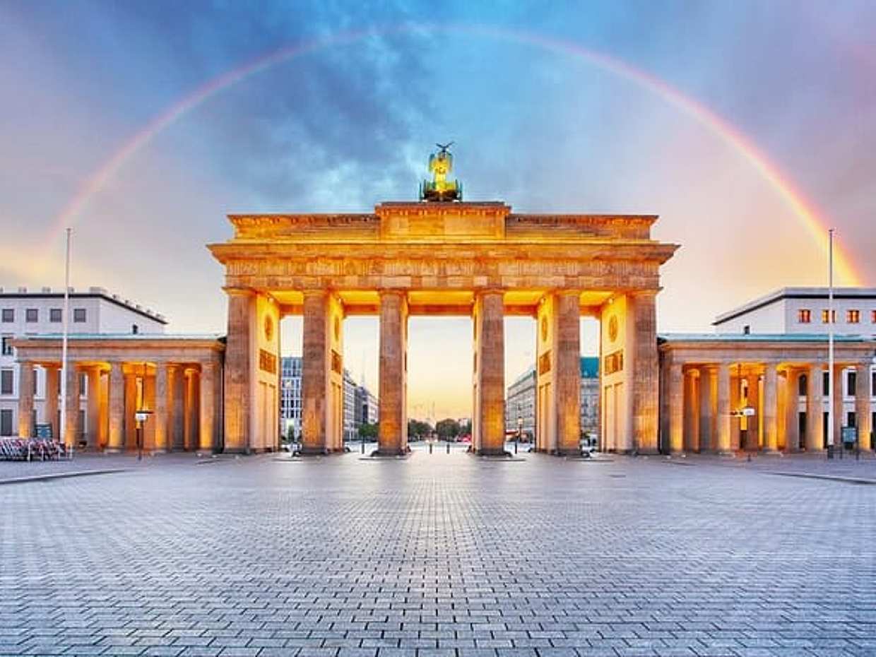 Private Transfer from Vienna to Berlin with 2 hours for sightseeing