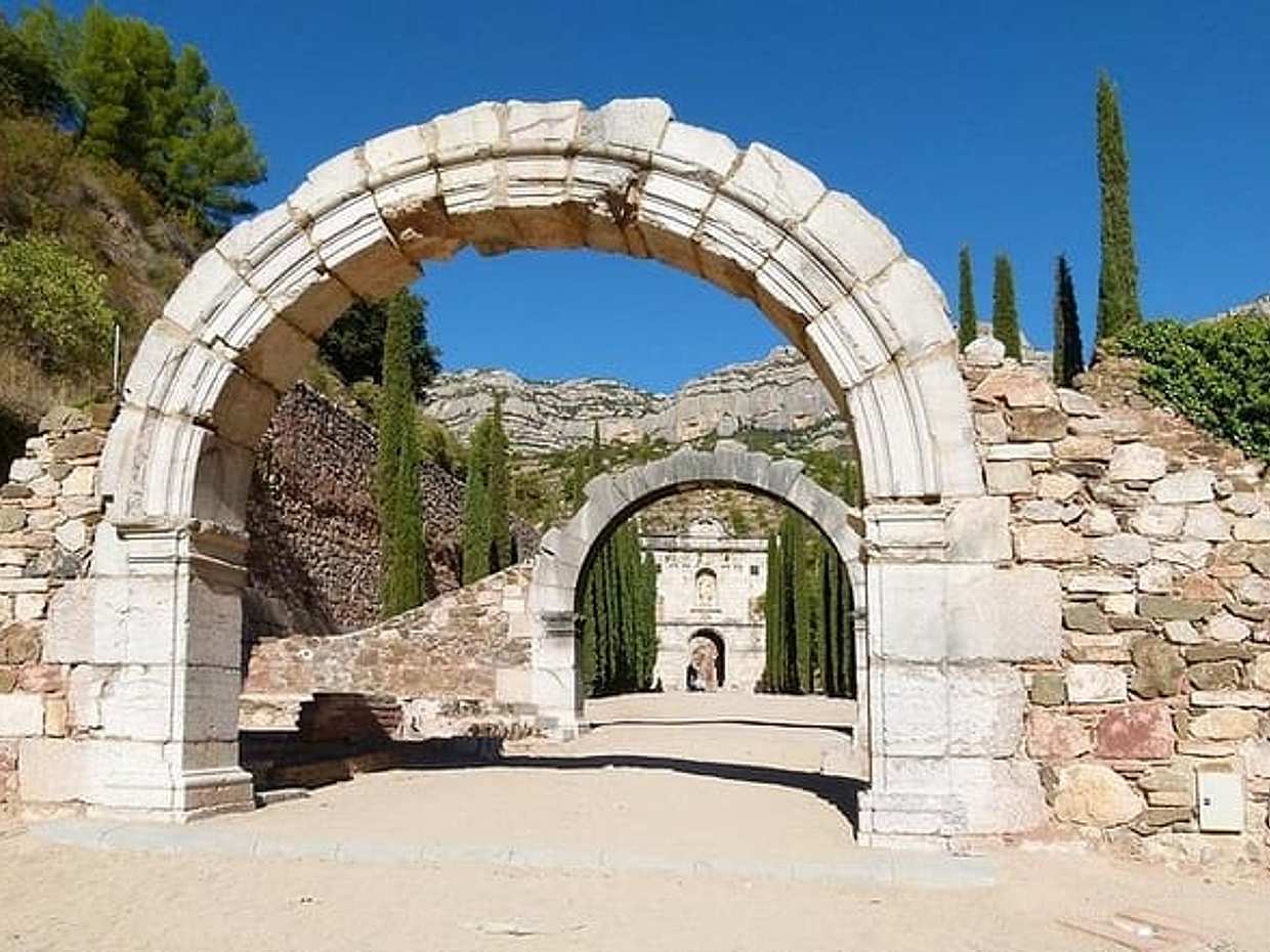 Private tour Siurana Escaladei & Wines - Pick up hotel From Salou/Tarragona