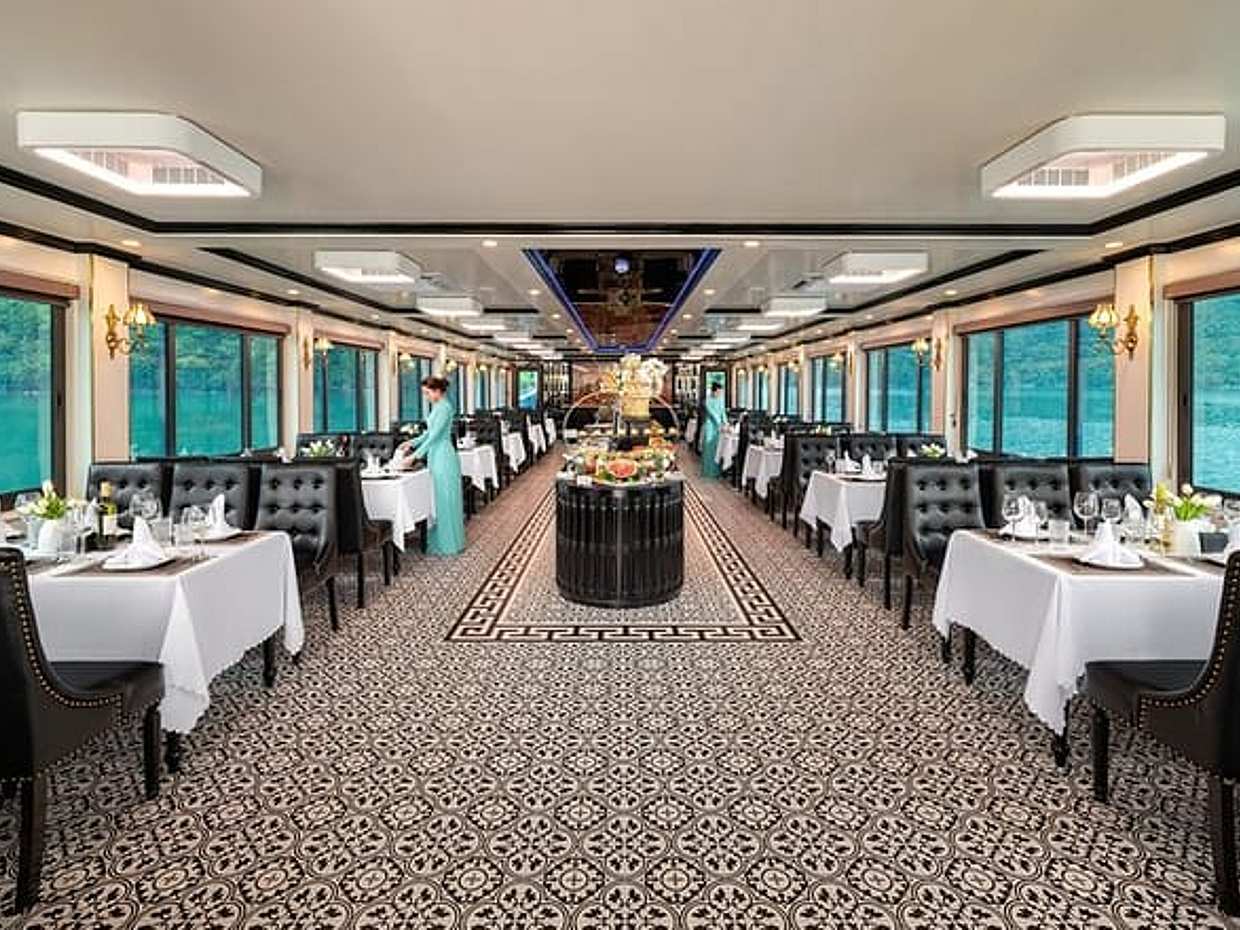 Luxury Halong Day Trip with Limousine Bus Roundtrip By Expressway, Vietnam, photo 4