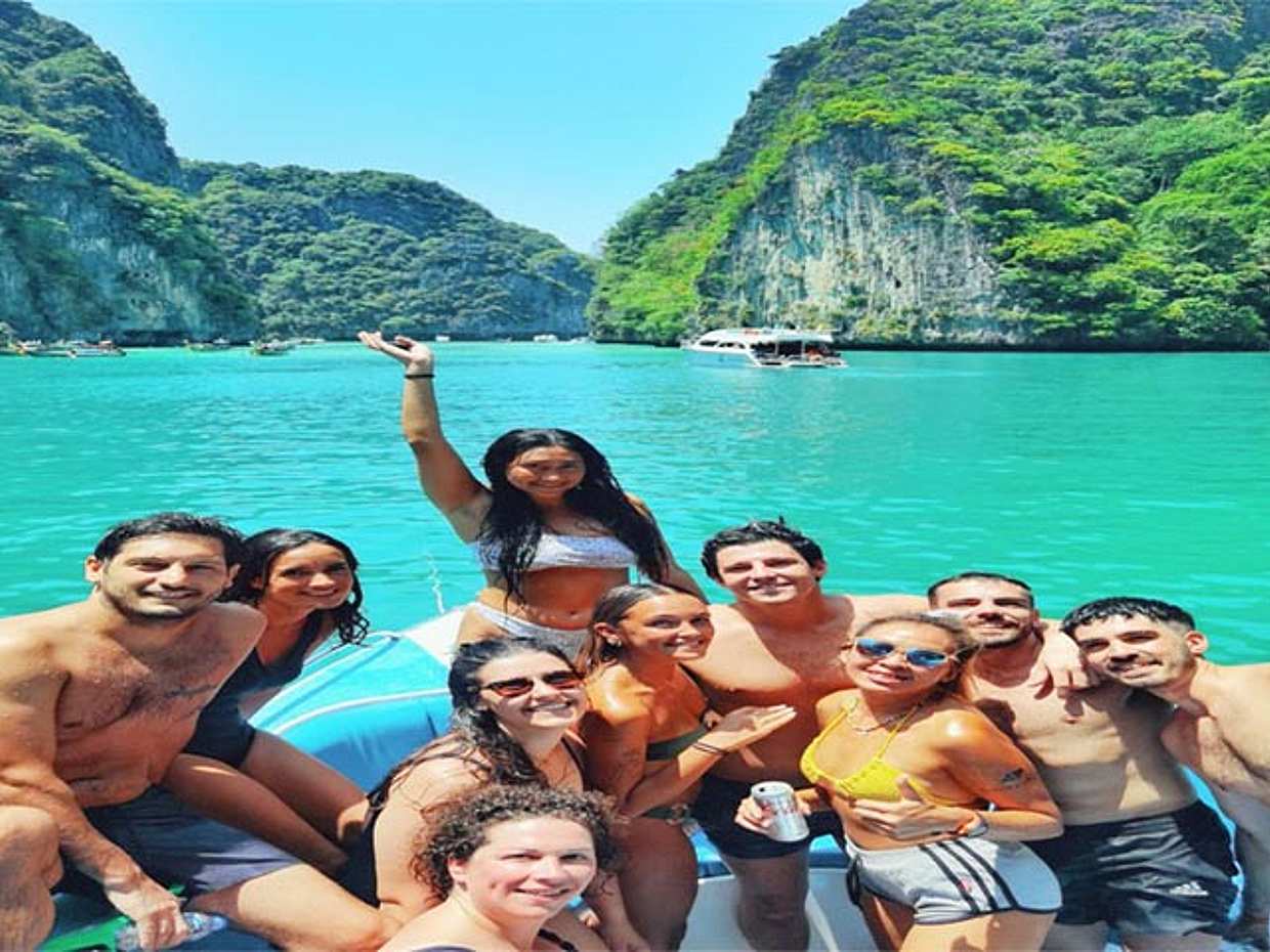 Phi Phi Island: Excursión de lujo en lancha motora al atardecer en Tailandia, Islas Phi Phi.
, photo 4
