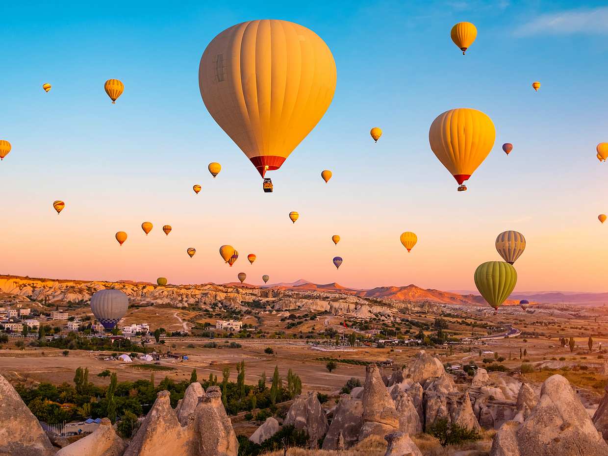 Cappadocia Ultra Comfortable Balloon Tour with 16 Capacity Basket in Turkey, photo 2