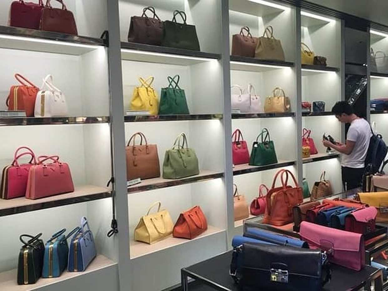 PRIVATE Half-Day Shopping Tour: The Mall GUCCI outlet