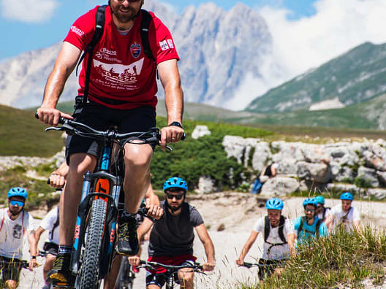 Gran Sasso by E-Bike: Villages, Mountain, and Canoeing on the Tirino River, photo 4