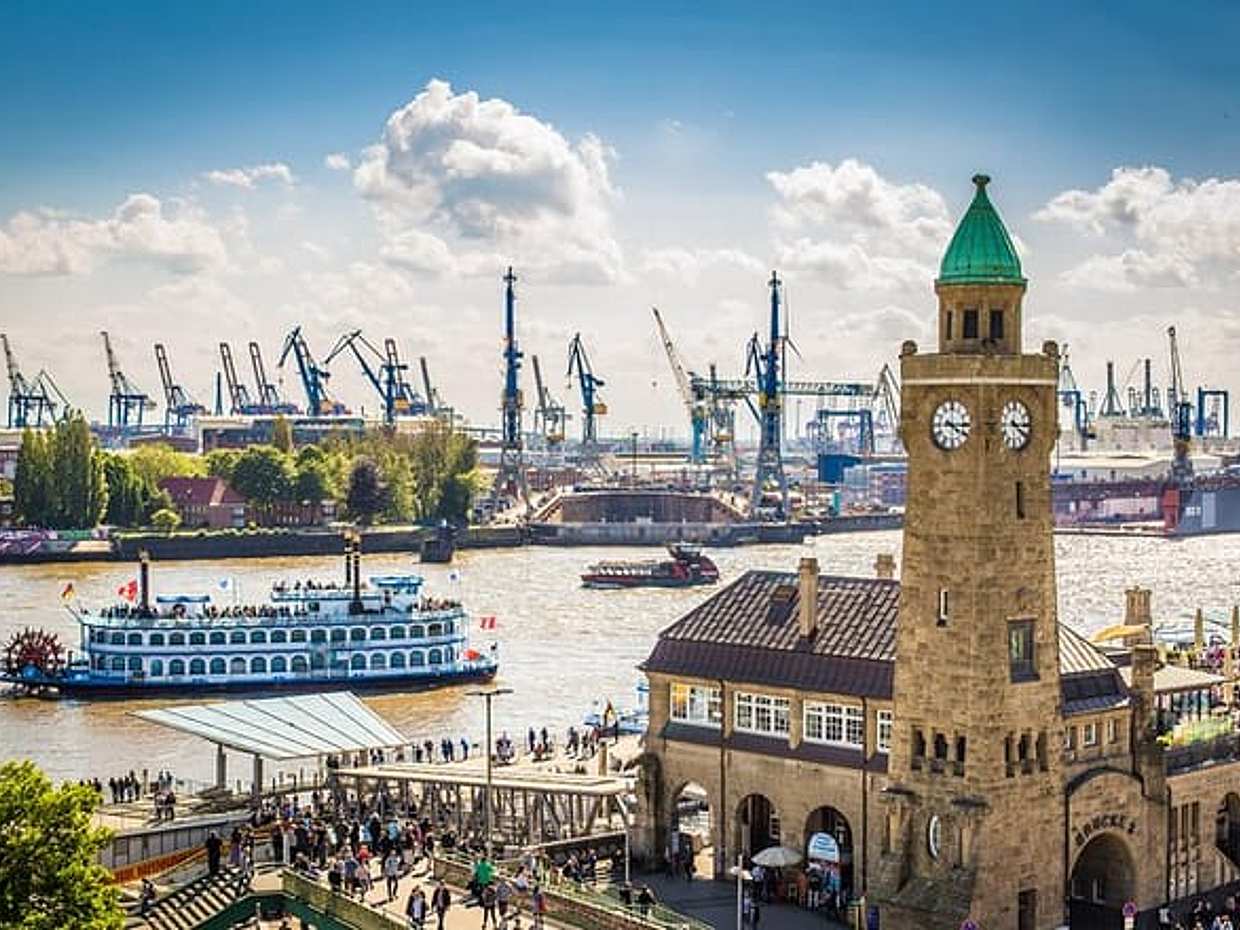 Private transfer from Amsterdam to Hamburg, 2h stop in Osnabruck in Netherlands