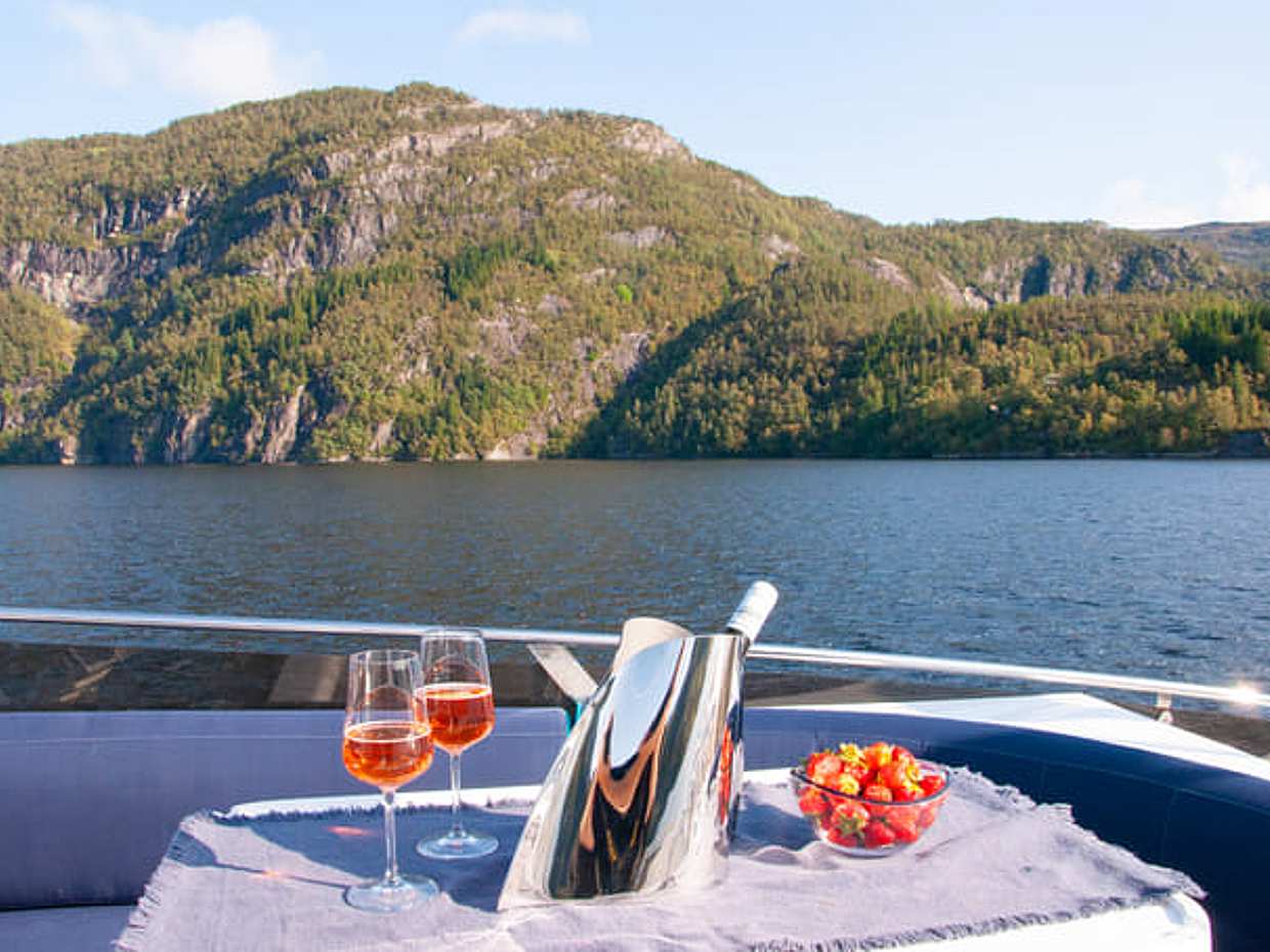 Folgefonna glacier yacht cruise + VIP car transport, photo 3