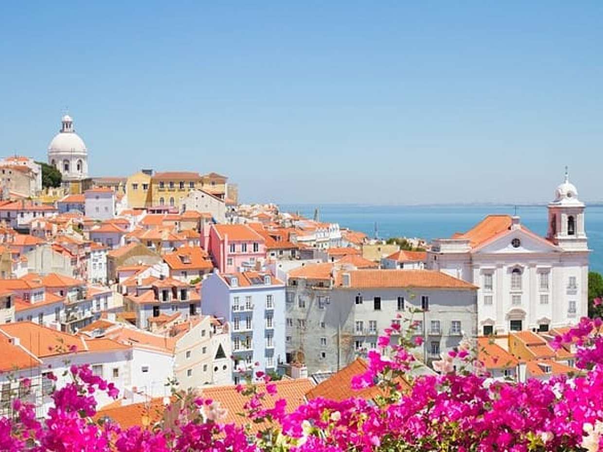 Madrid to Lisbon 1-Way Private Transfer with Sightseeing Stop, photo 2