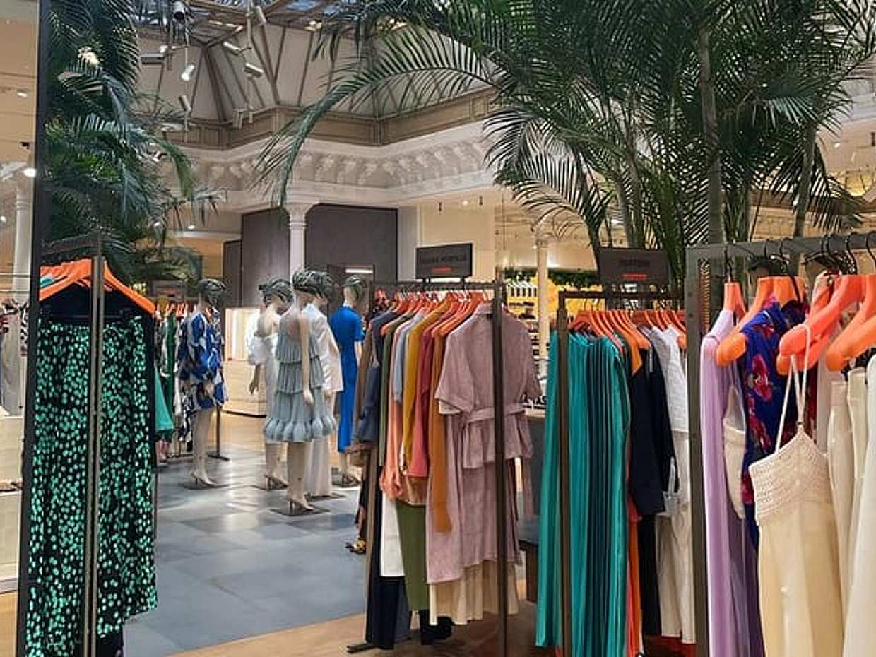 Paris Private Shopping Spree & Walking Tour with a Local Guide, photo 2