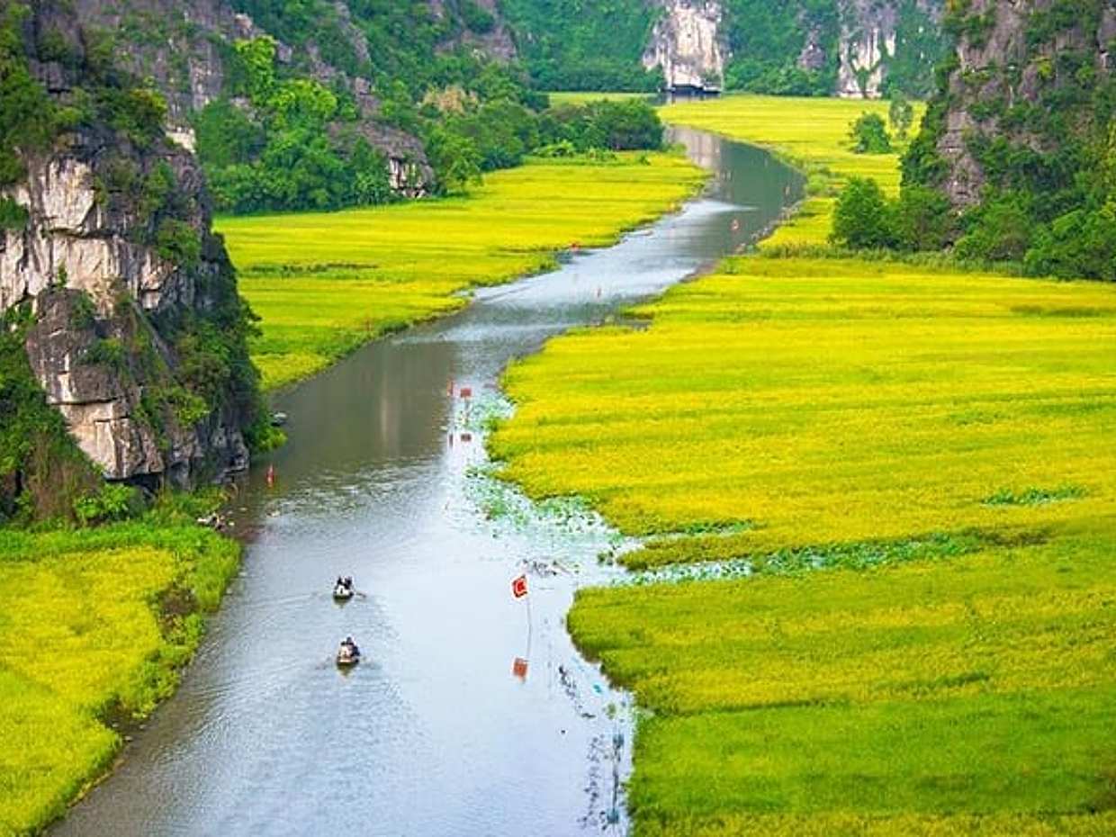 Hoa Lu Tam Coc Full Day Trip by Limousine Transfer Deluxe Group, photo 4