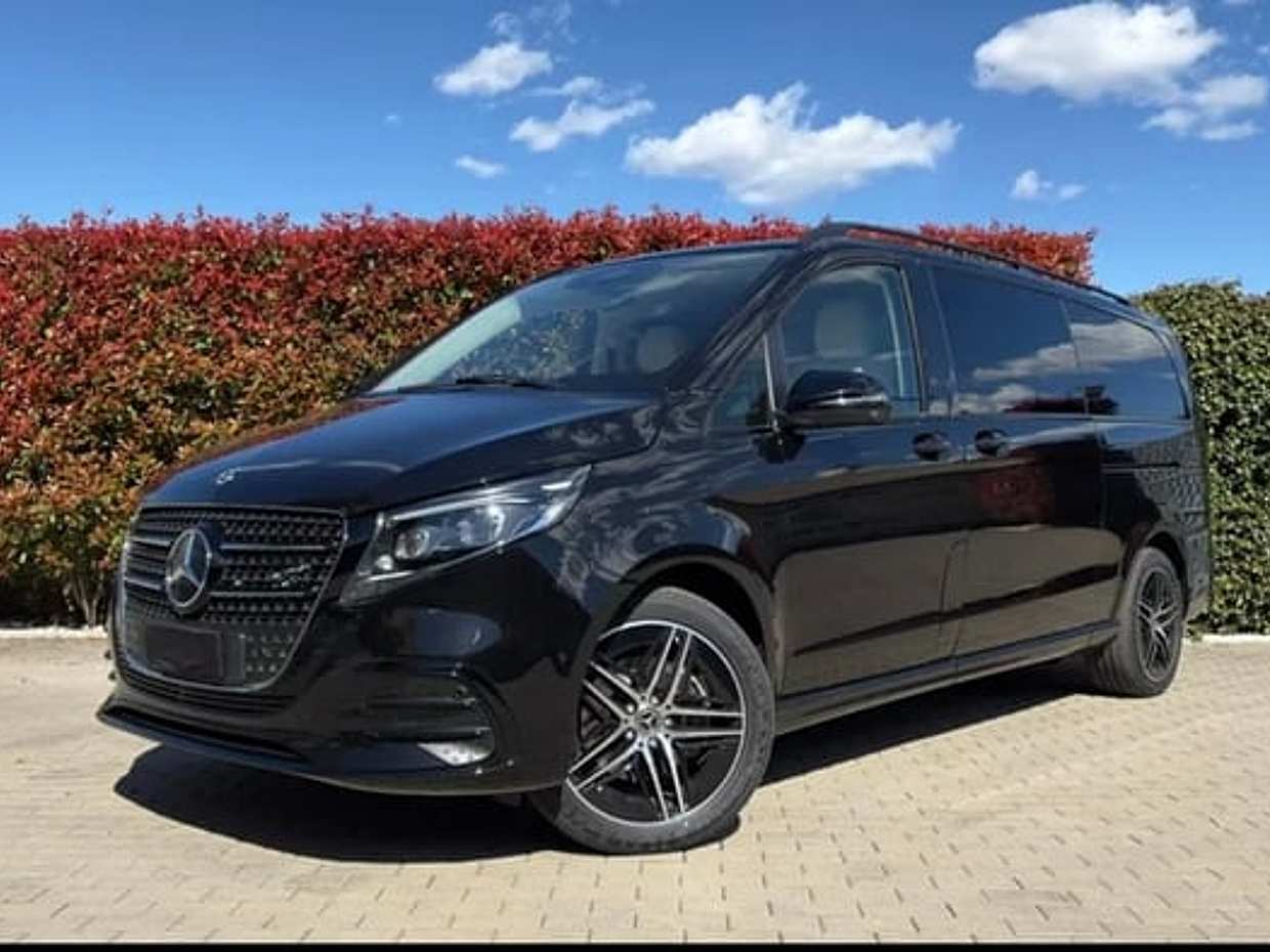 Versailles All-Inclusive geführte Tour mit Hotelabholung in einer Mercedes V-Klasse in Frankreich, photo 3