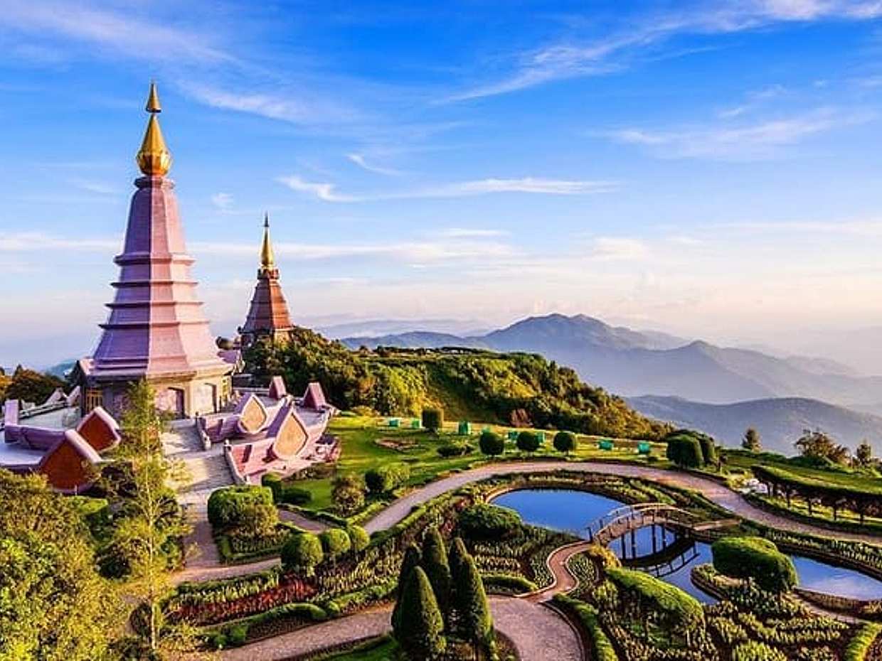Private Transfer from Bangkok to Chiang Mai with 2h of Sightseeing