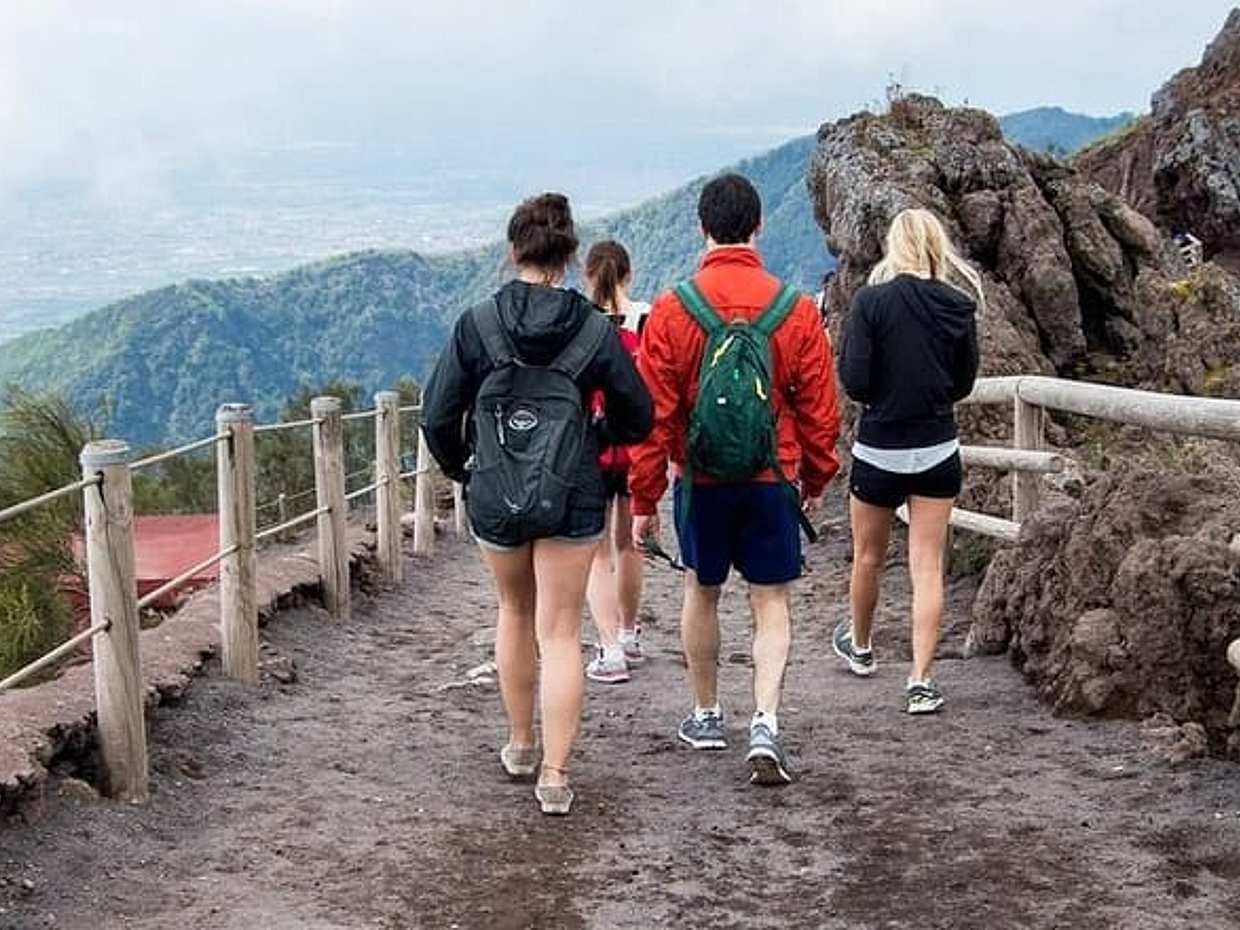 Pompeii and Mt. Vesuvius Full Day Tour with Italian Lunch, photo 4