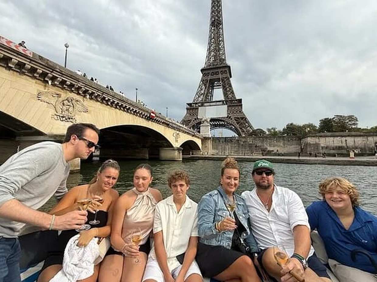 Seine River Hop On Hop Off Cruise Pass for 24 Hour, photo 3
