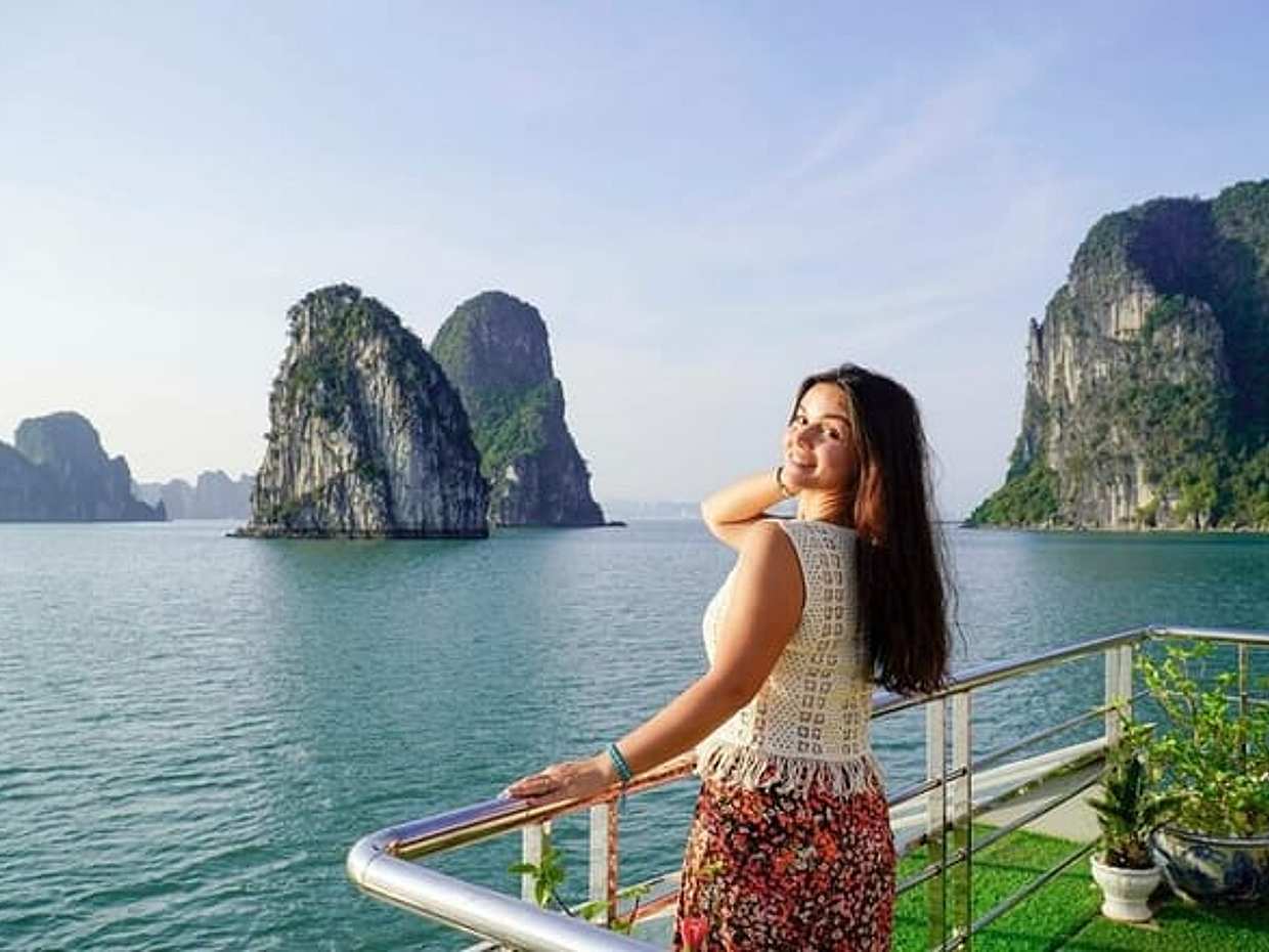 Ha Long Bay Premium Day Cruise | Buffet Lunch & Kayaking, photo 3