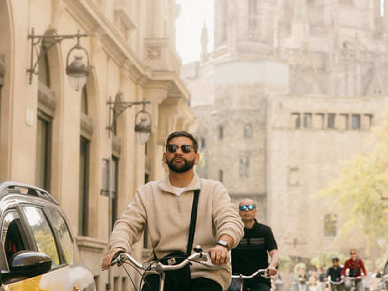 Barcelona City Bike Tour | Highlights and Hidden Gems, photo 3