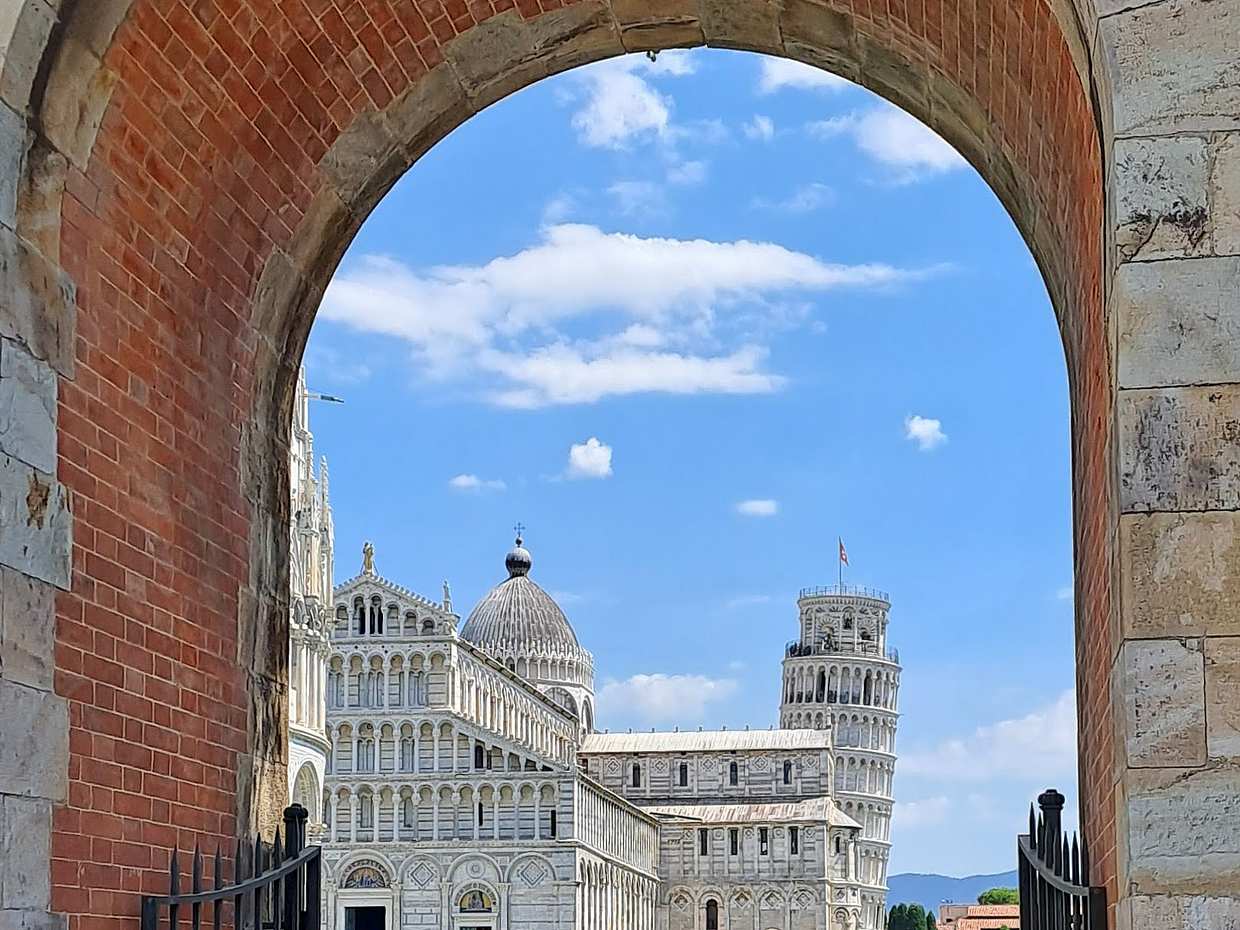 Visit Pisa with Skip-the-line Tickets to Cathedral and Leaning Tower in Italy