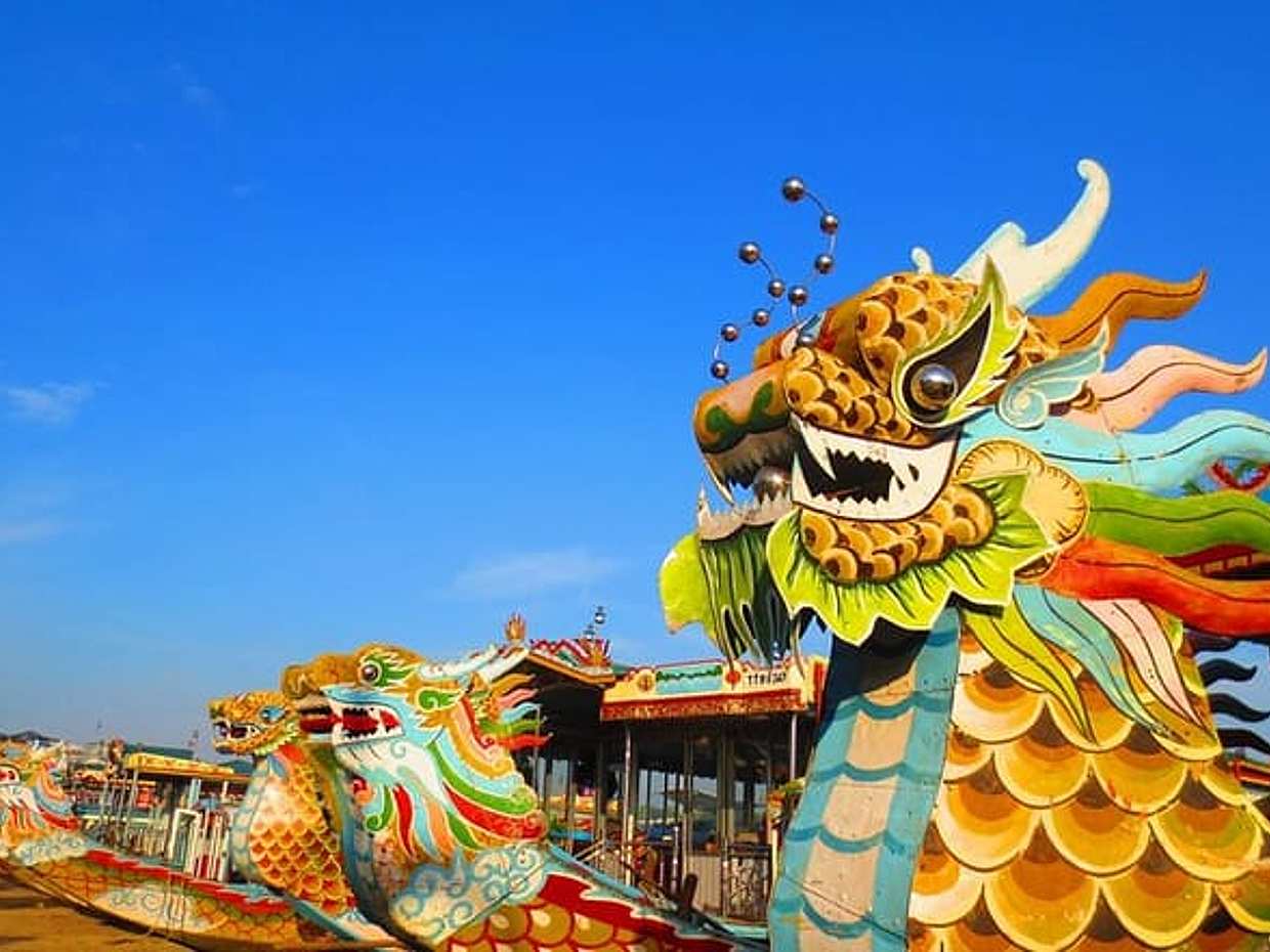 Scenic Dragon Boat Trip On Perfume River - Hue City