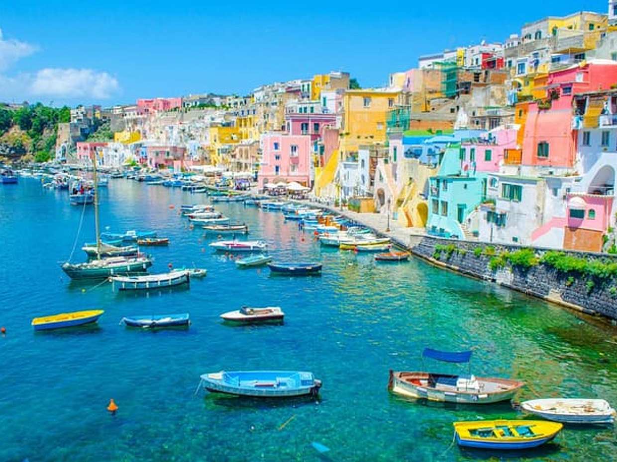 Procida: Boat ride around the island