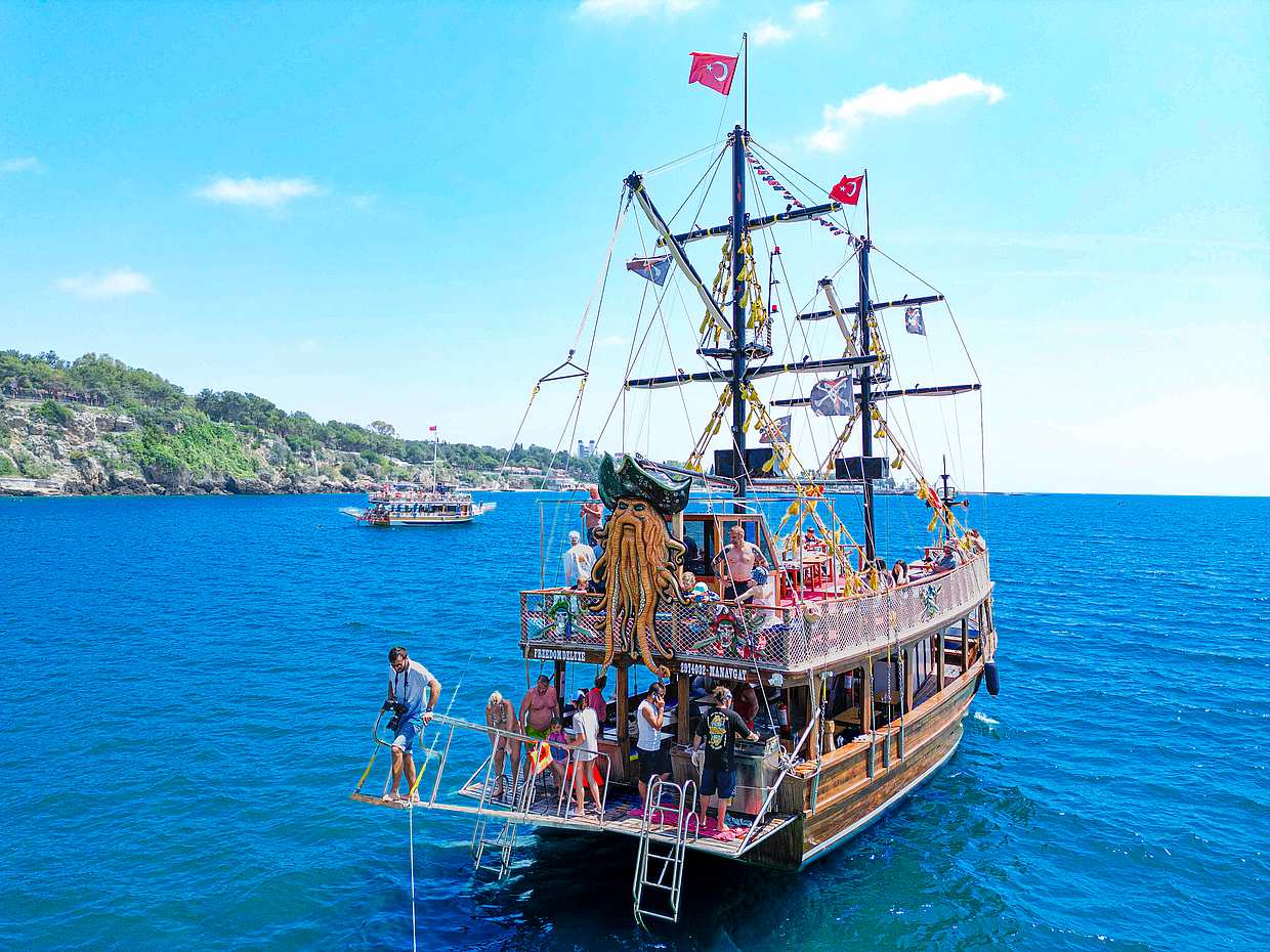 Antalya Relax Boat Tour. Waterfall and Beach Visit, Including Lunch and Non-Alcoholic Beverages in Turkey, Antalya District, photo 5