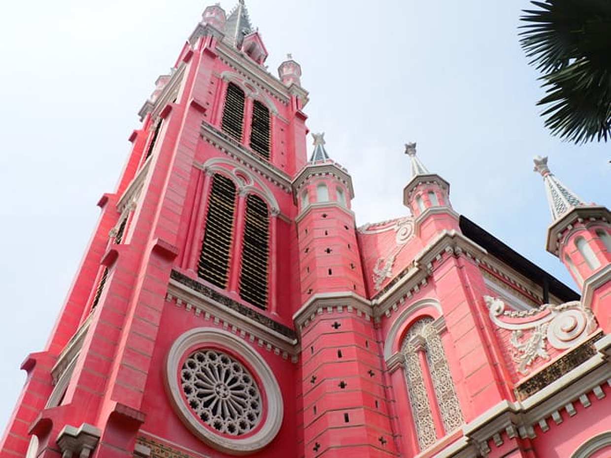 Saigon in Color: Pink Church, Sacred Temples & Mosque, photo 3