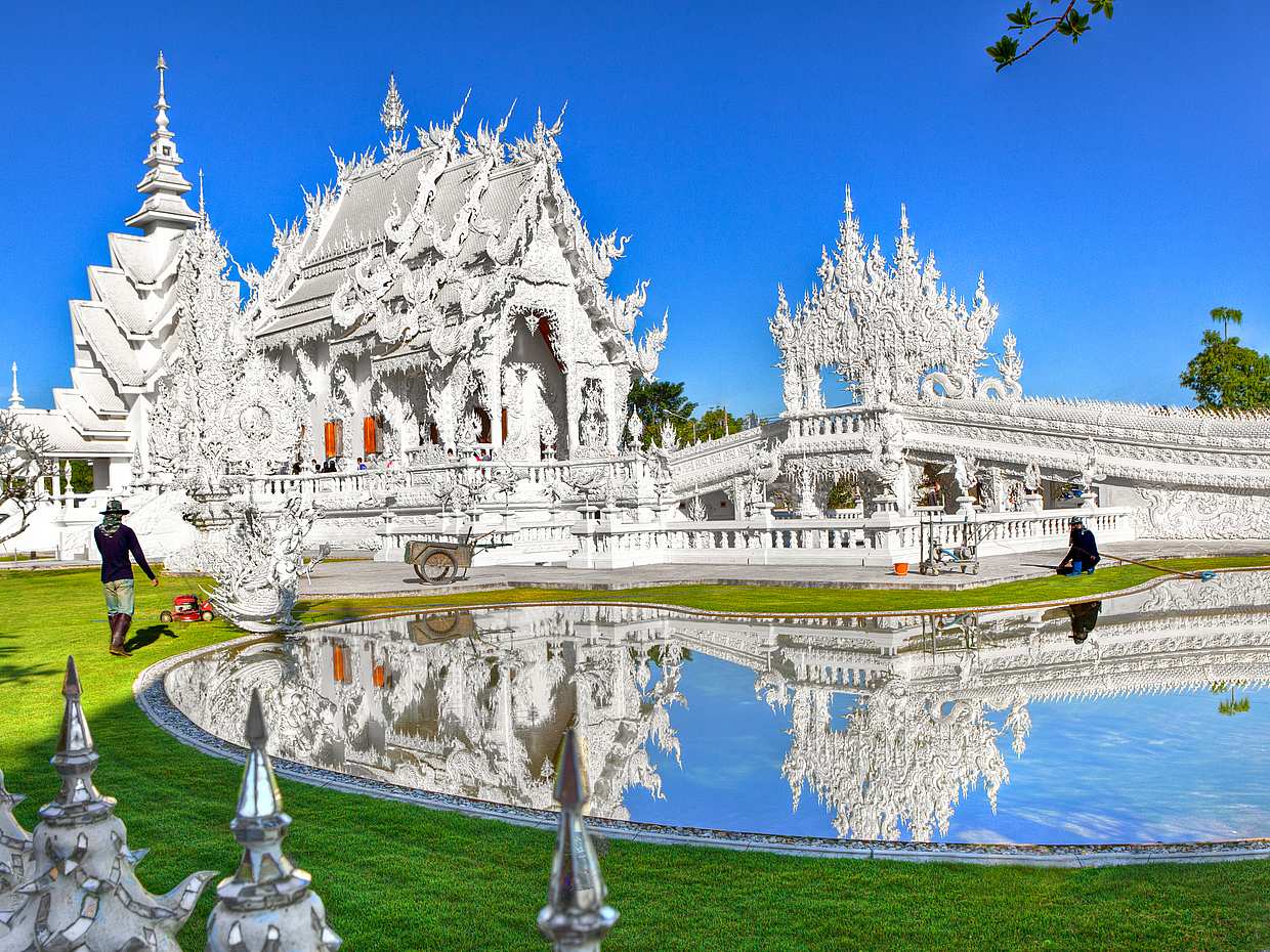 Chiang Mai: White Temple, Baan Dam Museum and Blue Temple Full Day Tour in Thailand, photo 2