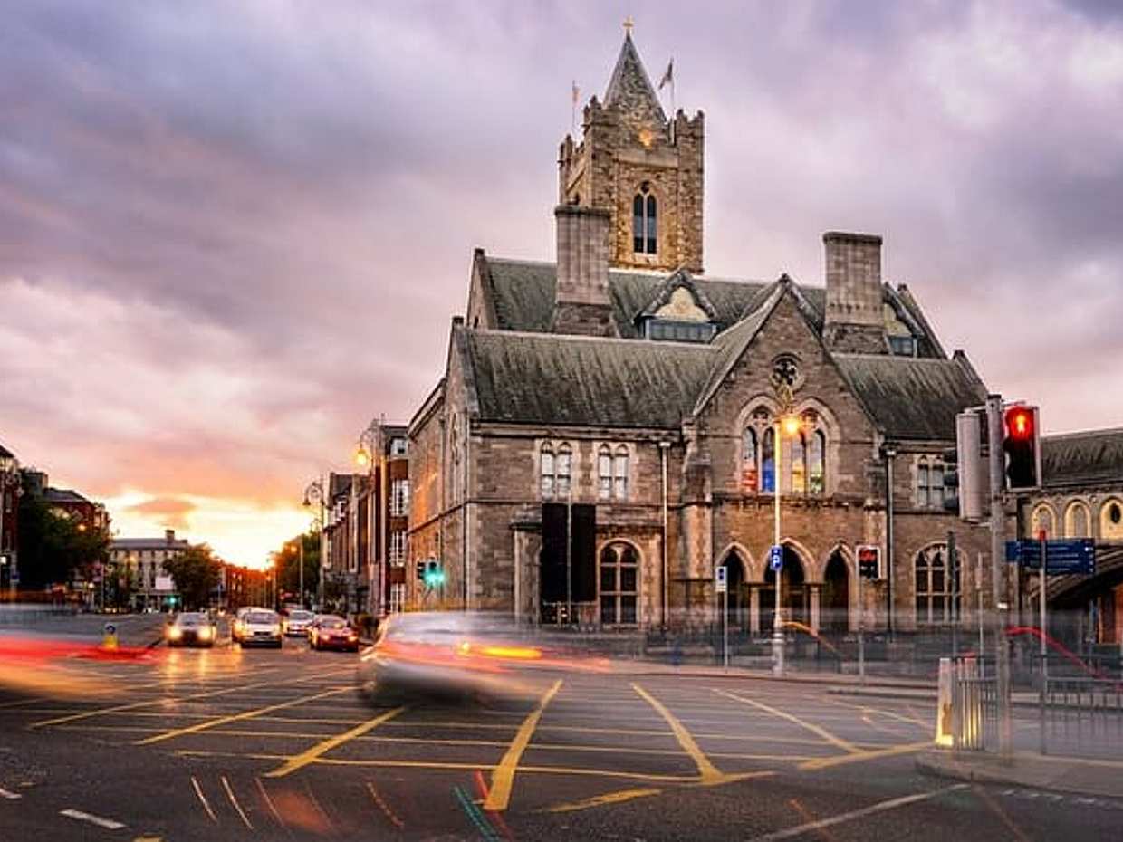 Dublin Scavenger Hunt & Highlights Self-Guided Walking Tour in Ireland